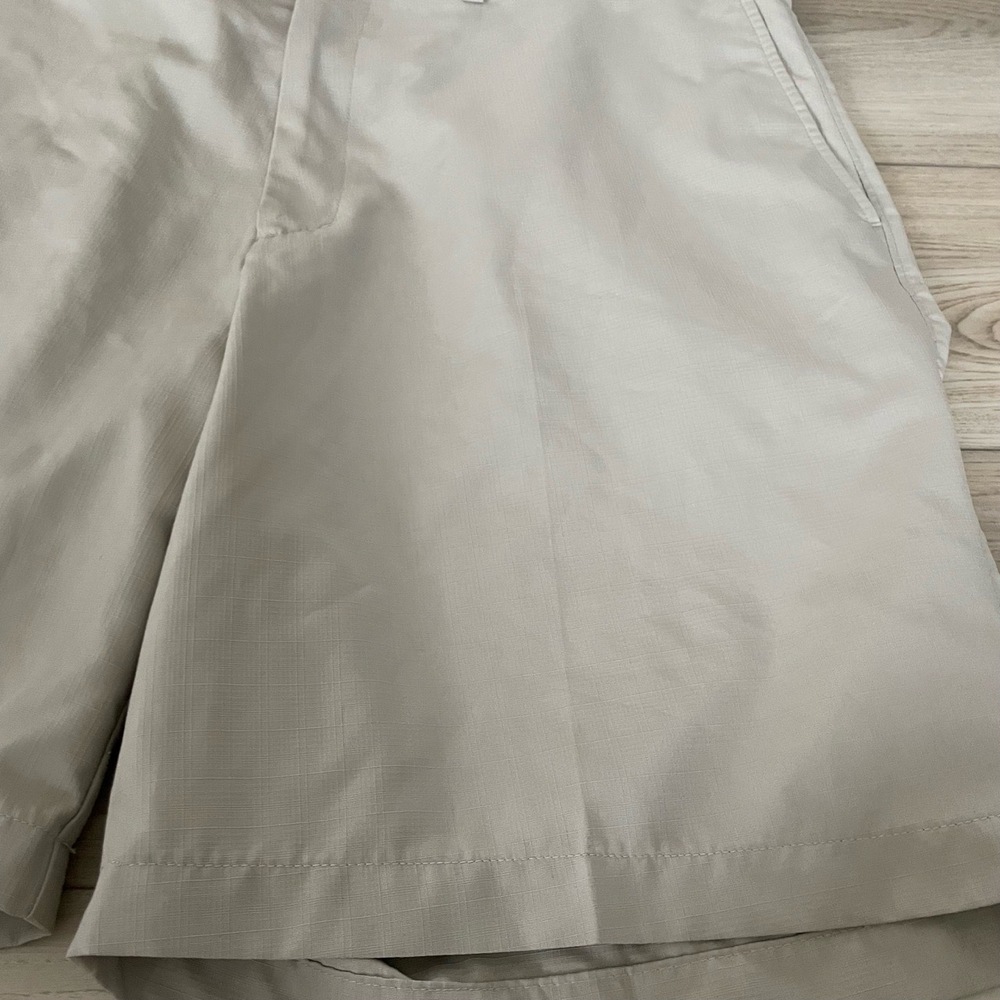 Haggar Mens Stretch Belted Flat Front Beige Chino Shorts Size 44 - Picture 3 of 6